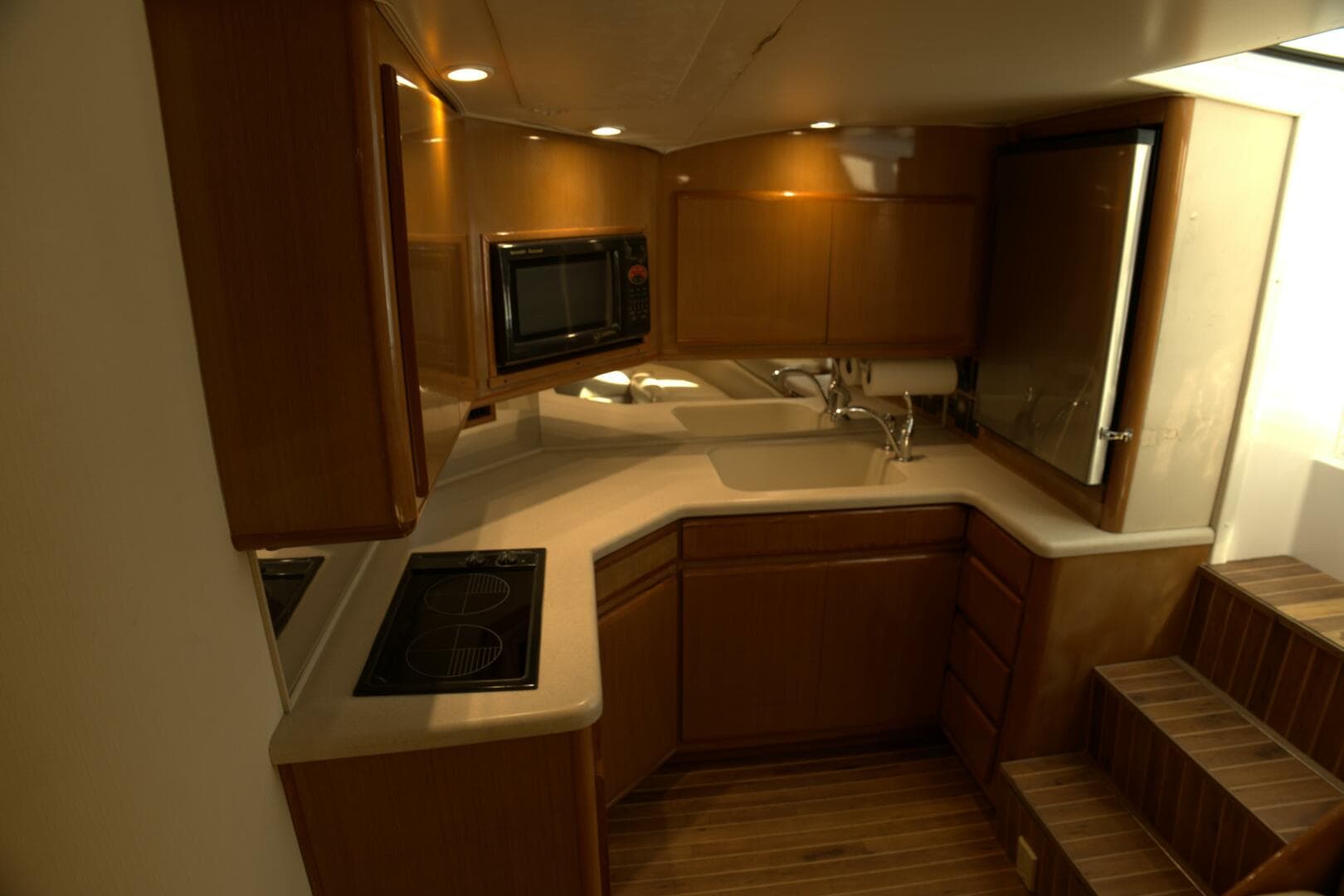 2002 Viking 43 Open — photo 8