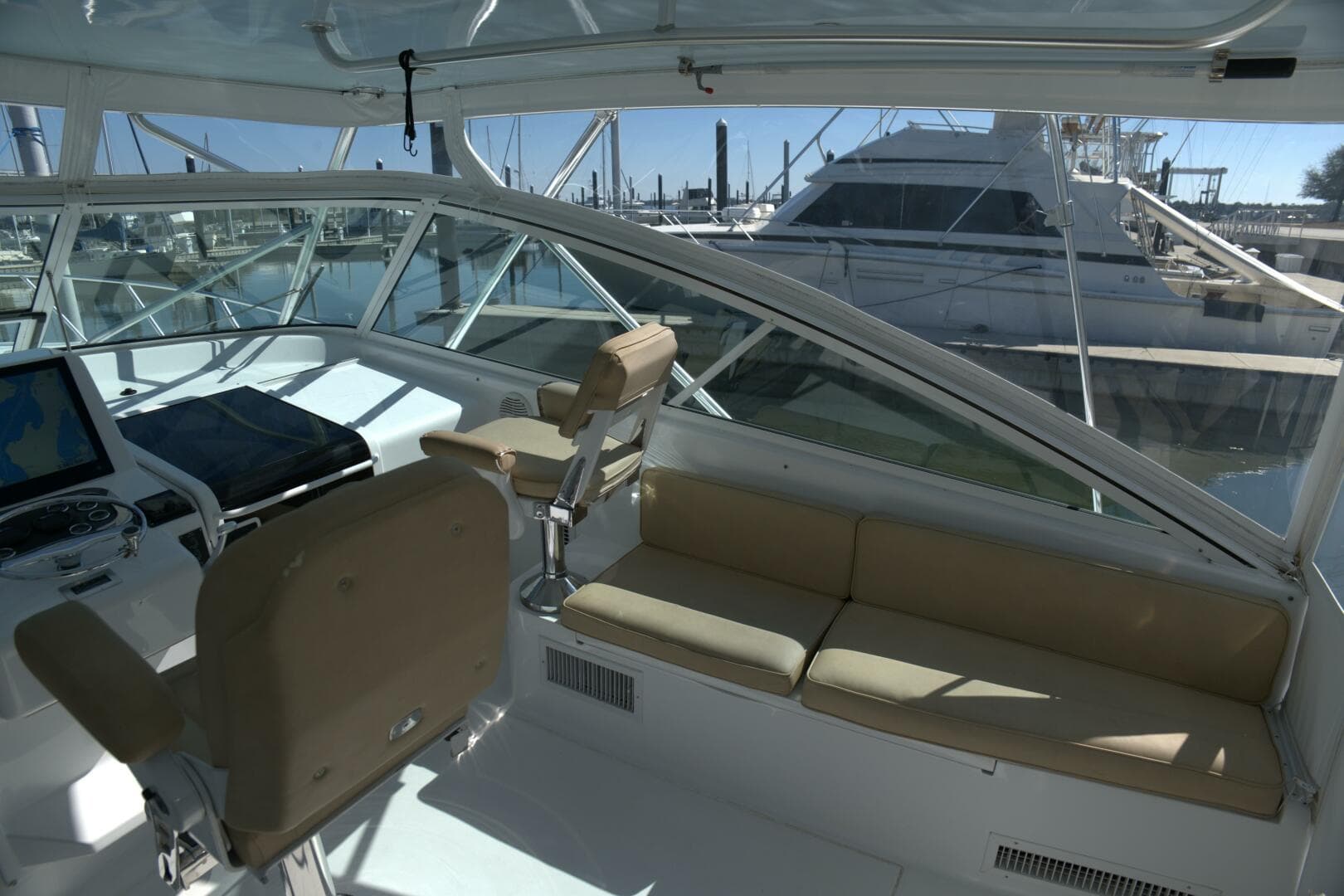 2002 Viking 43 Open — photo 22