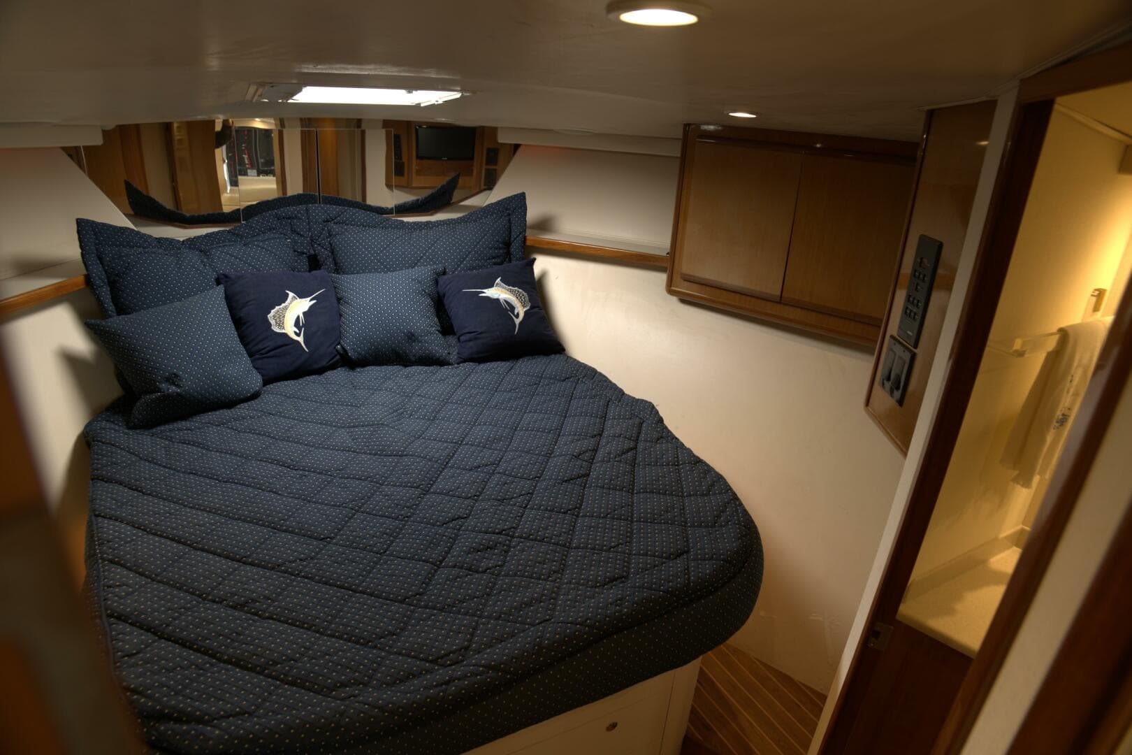 2002 Viking 43 Open — photo 14