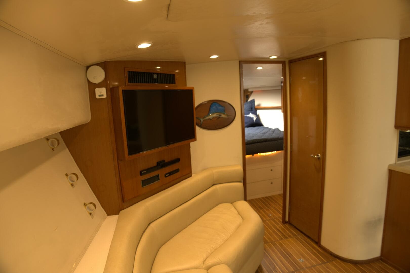 2002 Viking 43 Open — photo 10