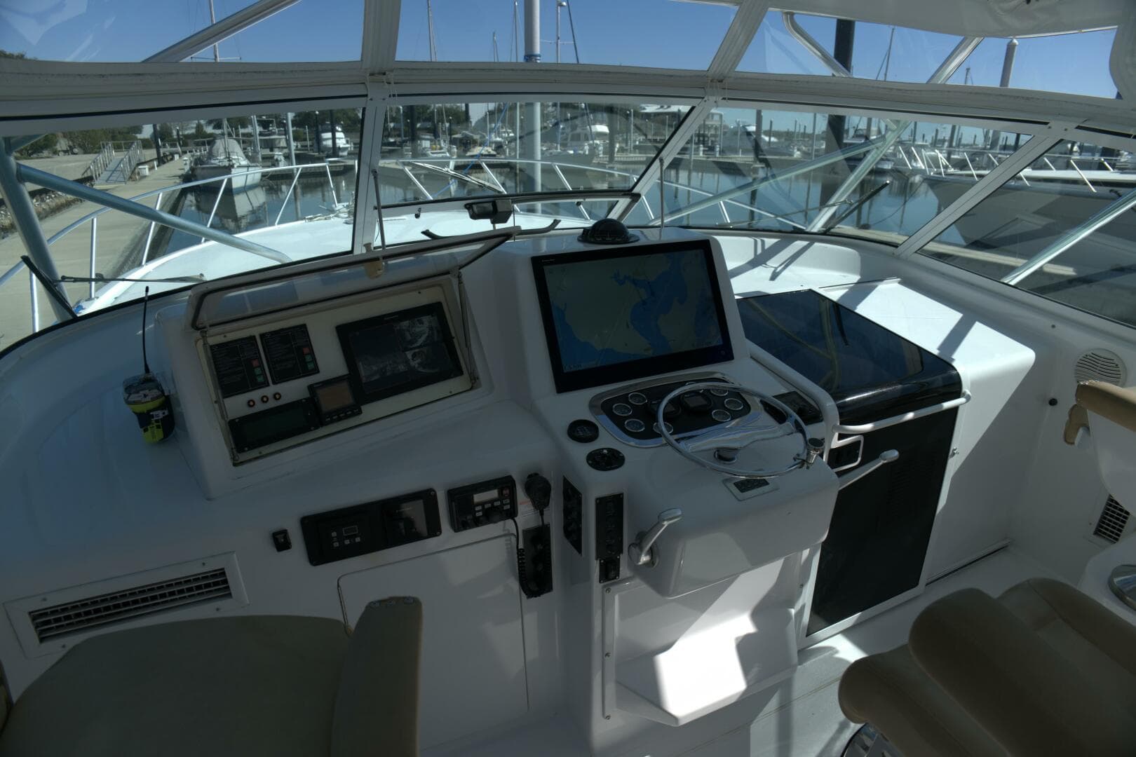 2002 Viking 43 Open — photo 5