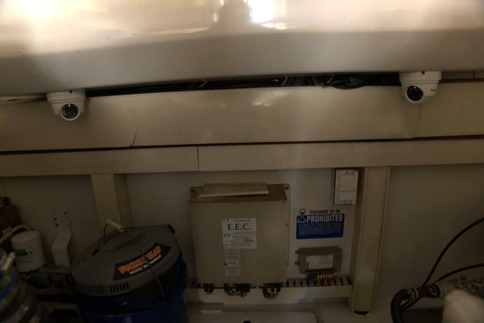 2002 Viking 43 Open — photo 40