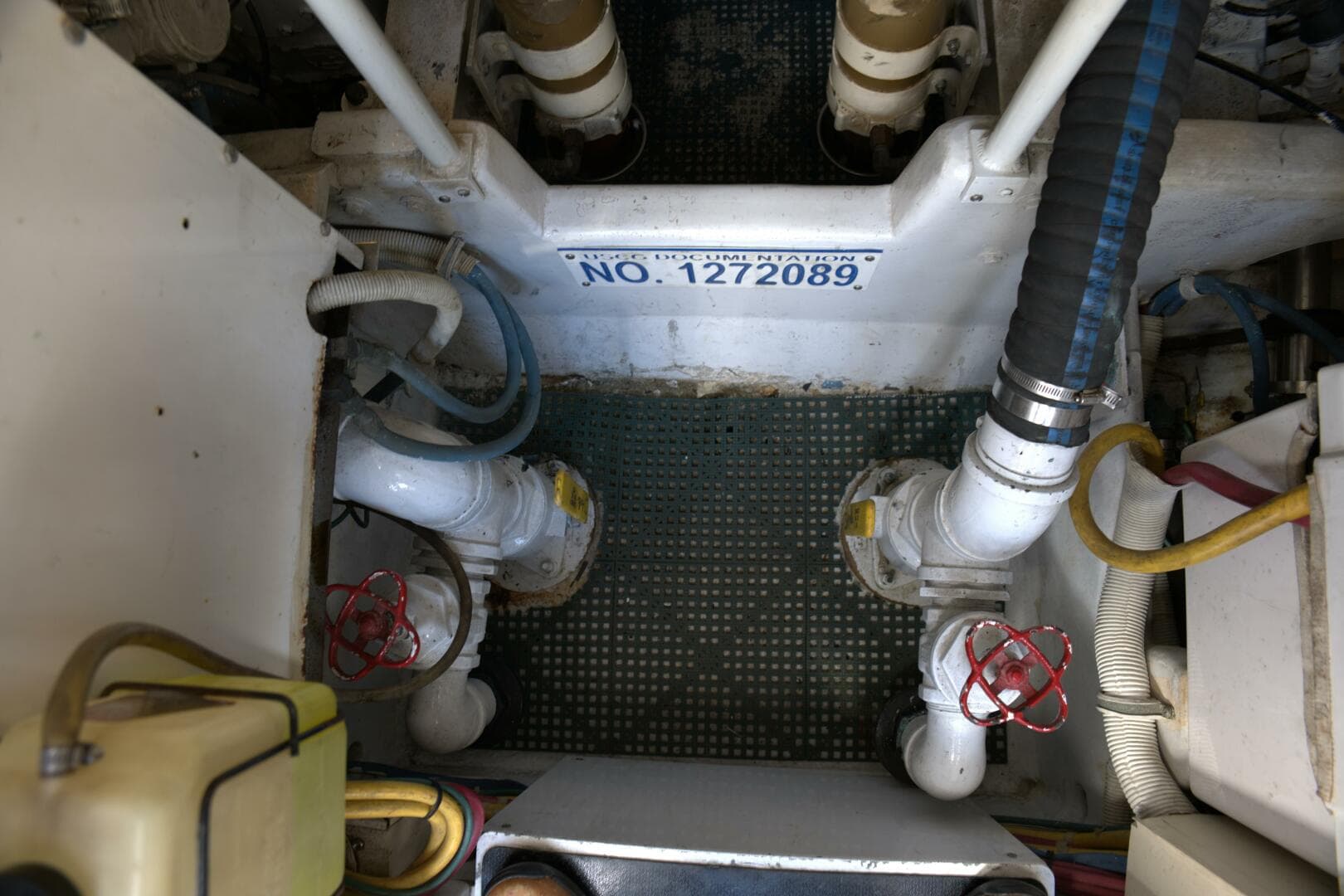 2002 Viking 43 Open — photo 38