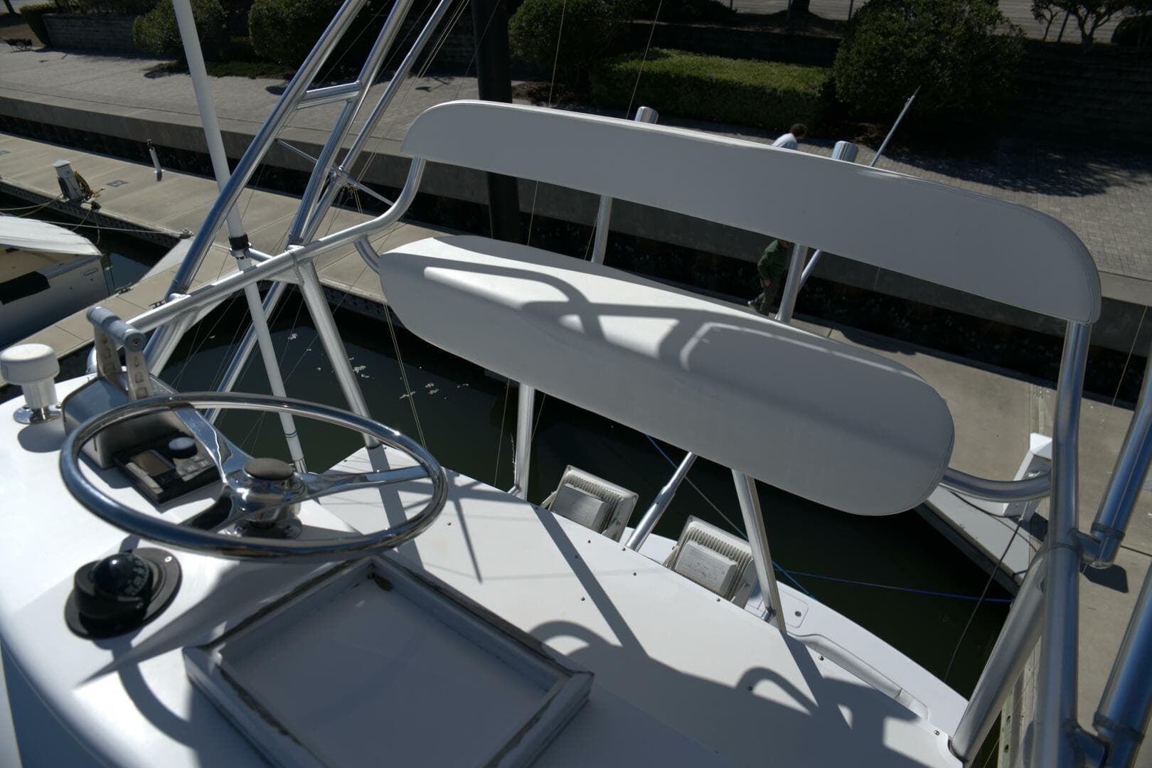 2002 Viking 43 Open — photo 35