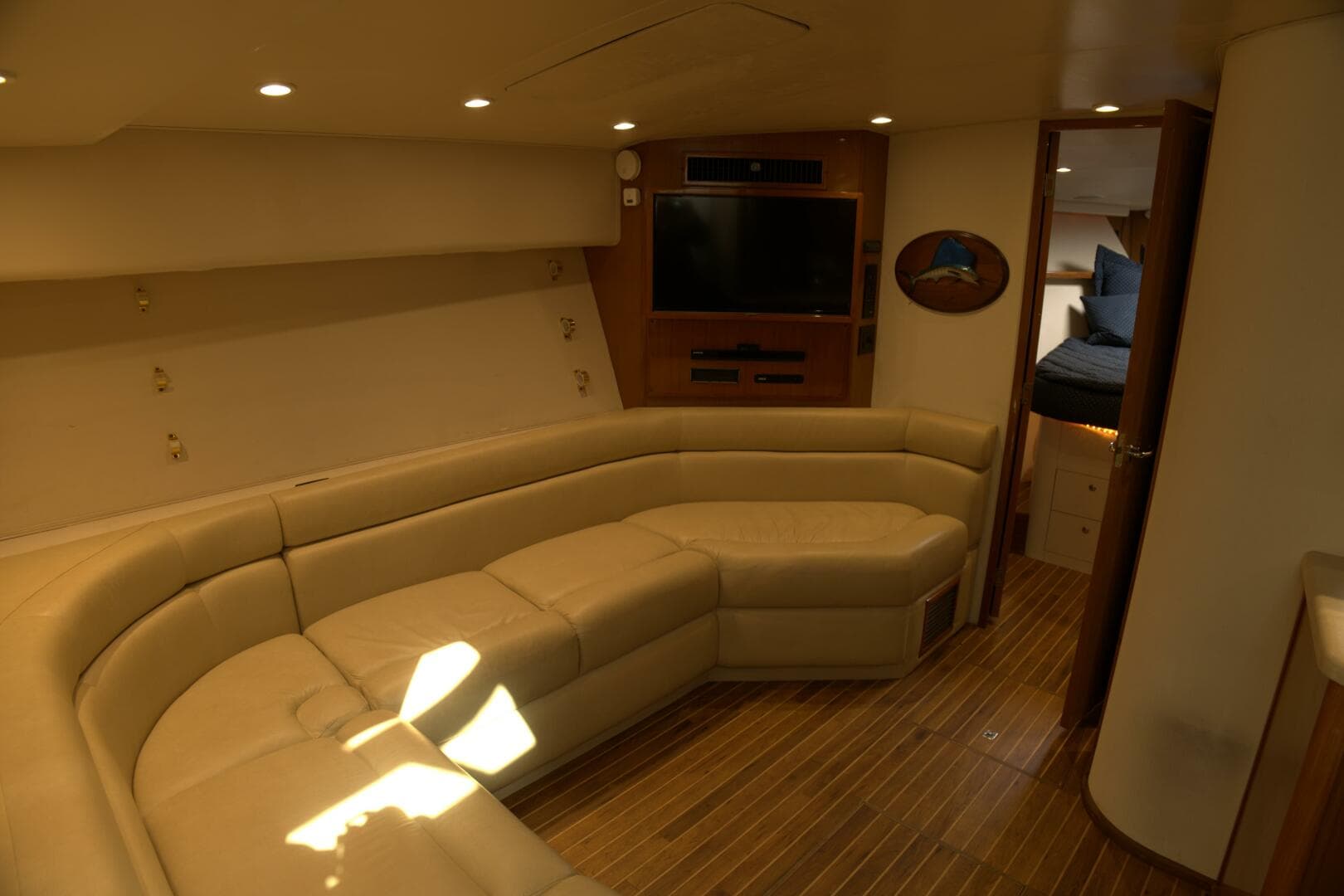 2002 Viking 43 Open — photo 9