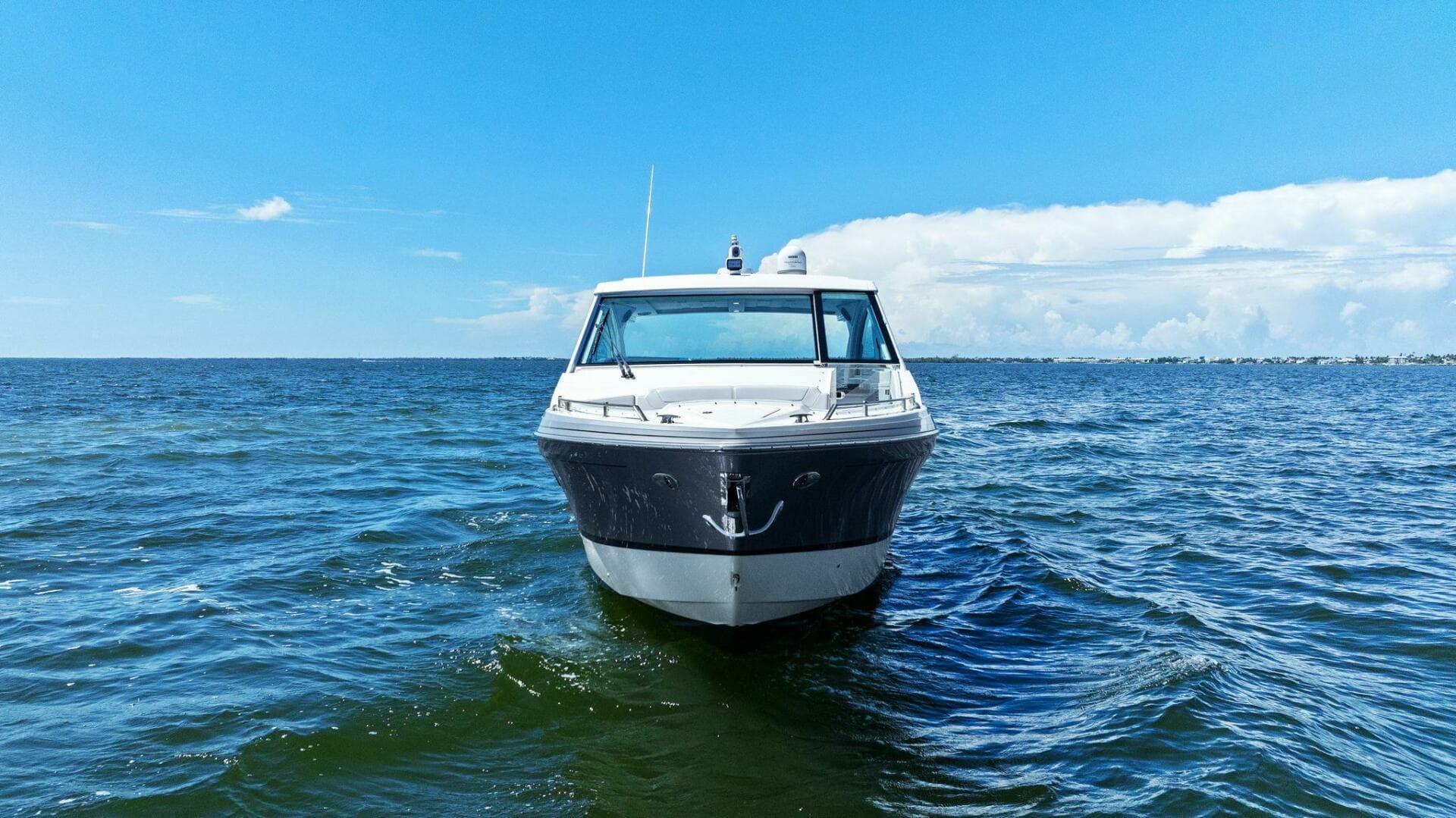 2023 Formula 380 Super Sport Crossover — photo 3