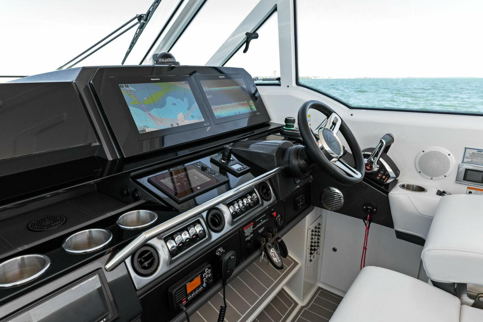 2023 Formula 380 Super Sport Crossover — photo 12