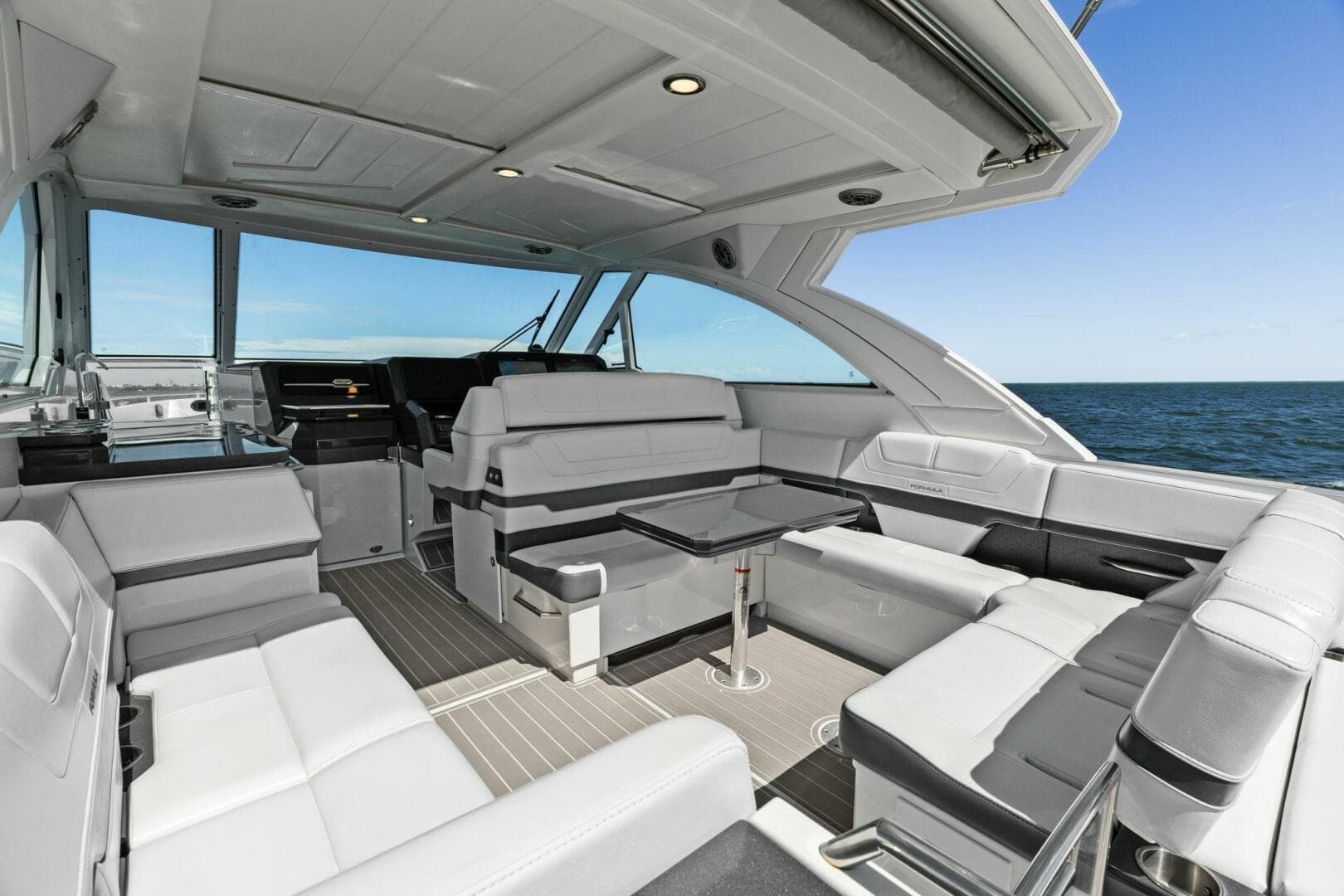 2023 Formula 380 Super Sport Crossover — photo 16