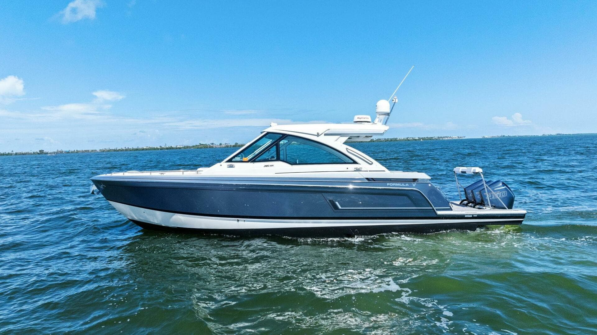 2023 Formula 380 Super Sport Crossover — photo 4