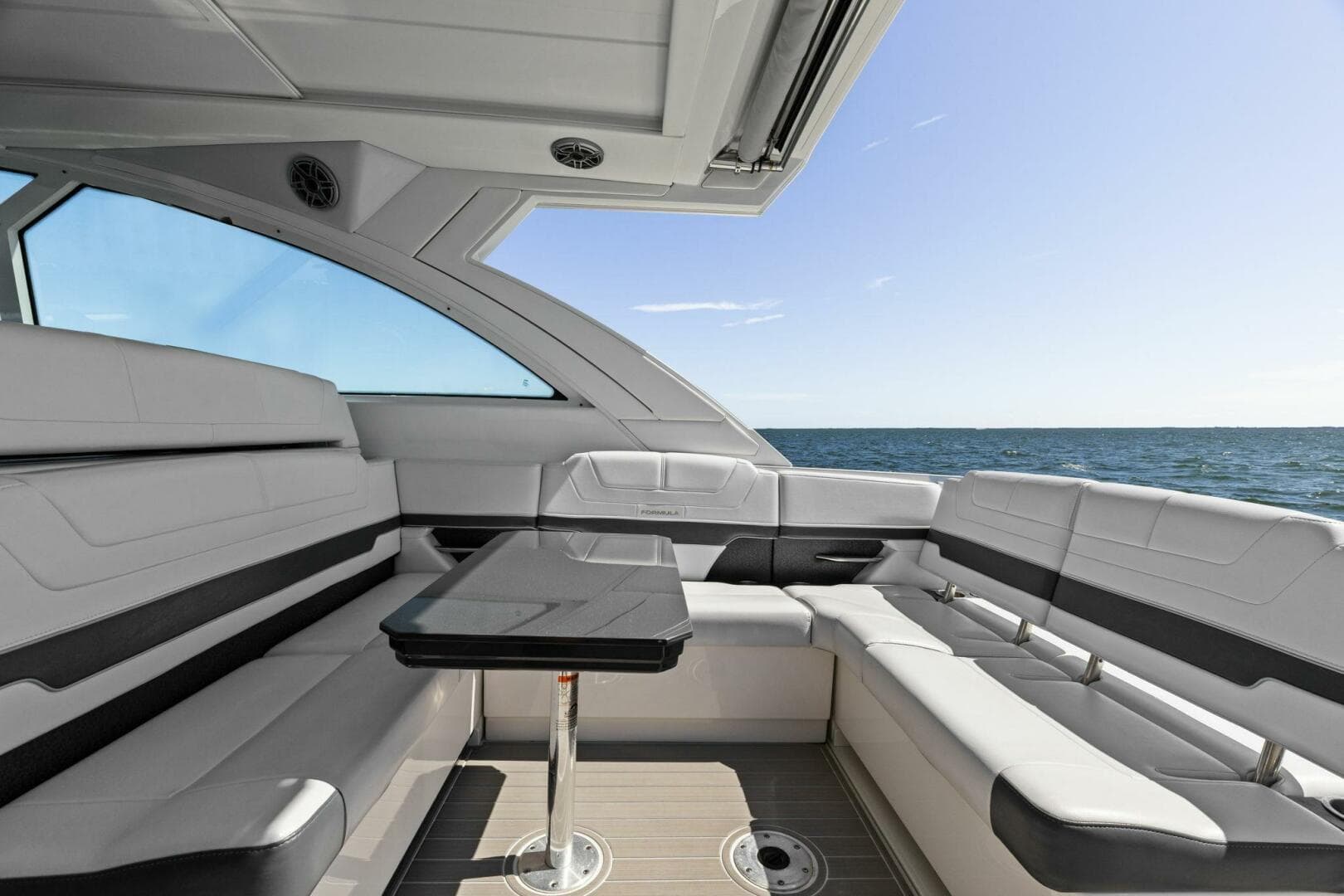 2023 Formula 380 Super Sport Crossover — photo 15