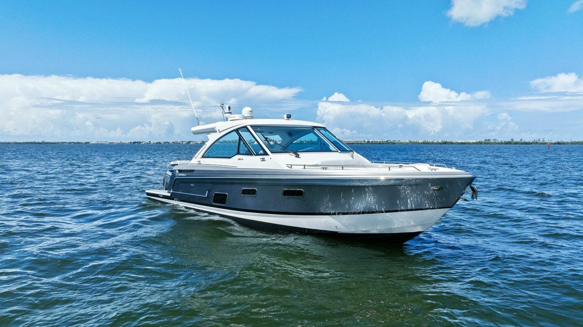 2023 Formula 380 Super Sport Crossover — photo 2