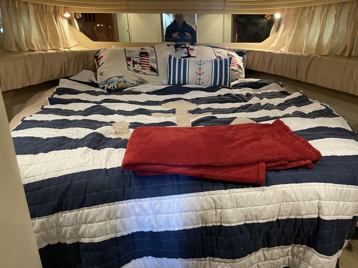 2001 Sea Ray 380 Sundancer — photo 27