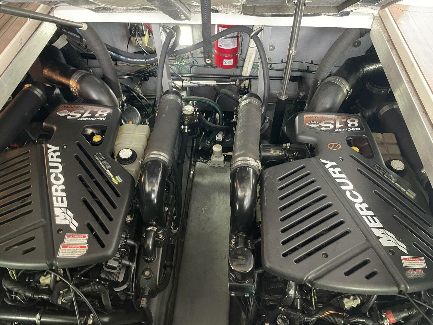 2001 Sea Ray 380 Sundancer — photo 36