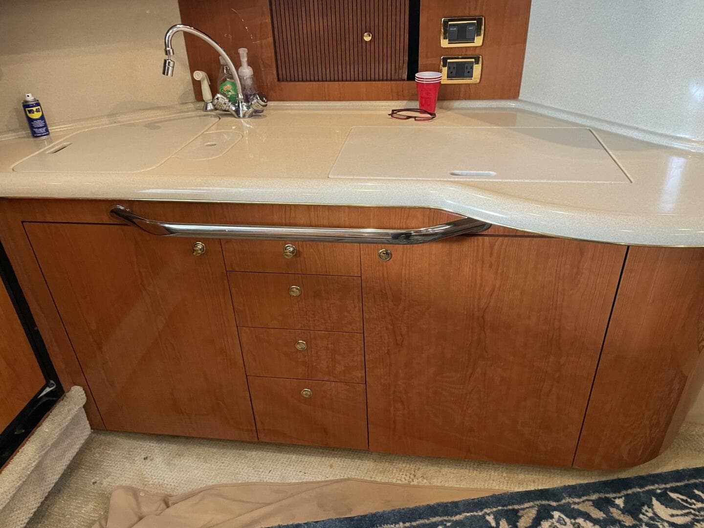 2001 Sea Ray 380 Sundancer — photo 24