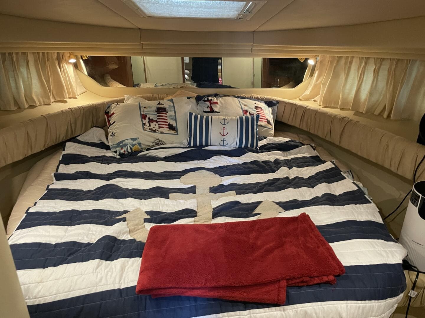 2001 Sea Ray 380 Sundancer — photo 28