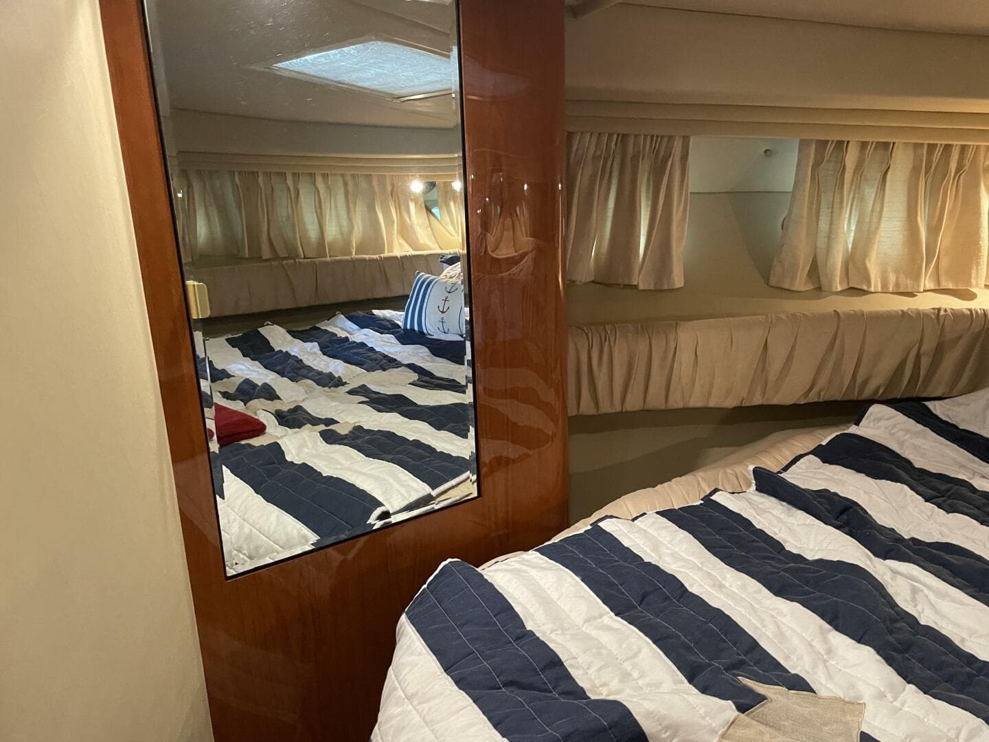 2001 Sea Ray 380 Sundancer — photo 30