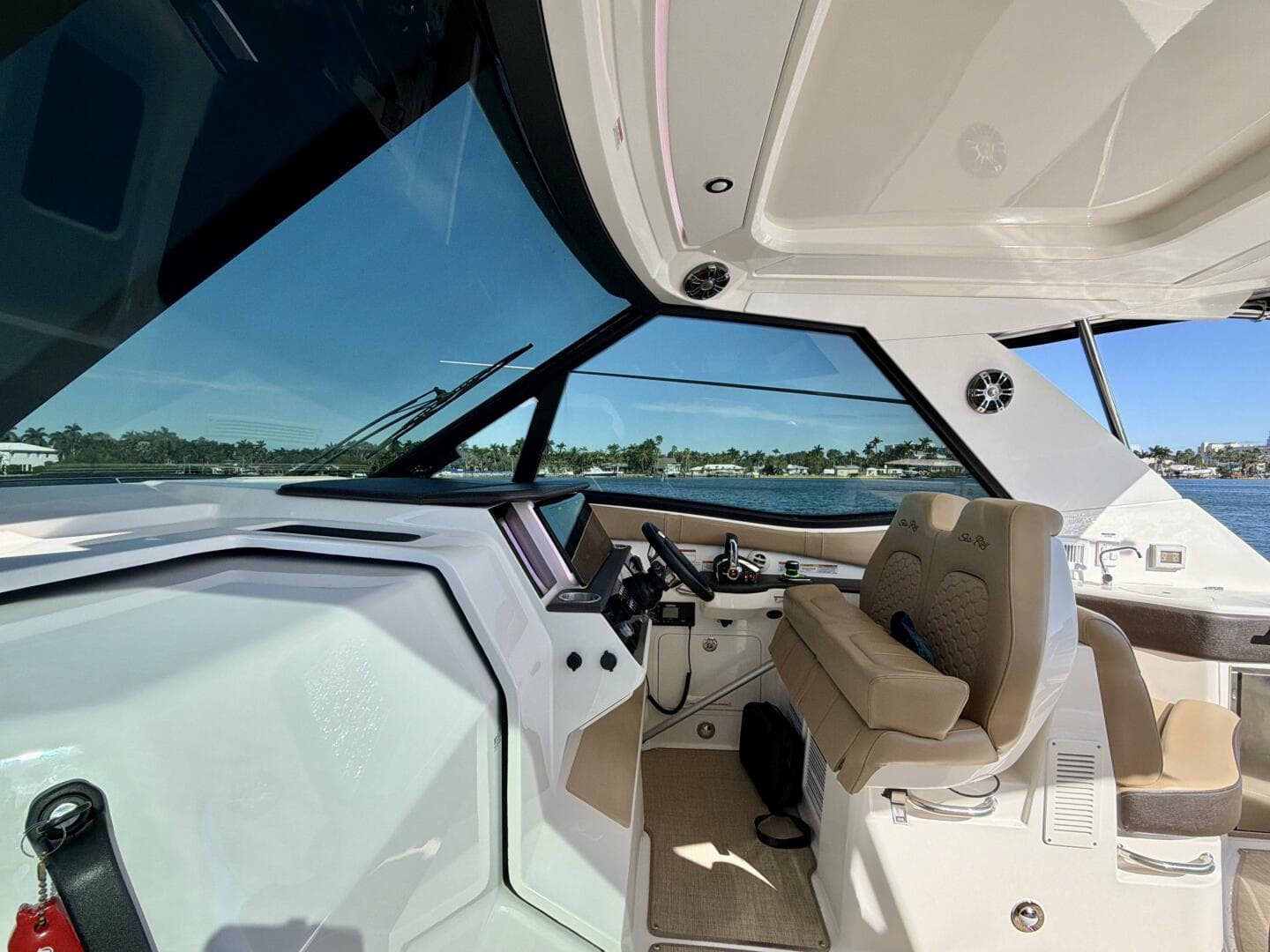 2022 Sea Ray Sundancer 230 — photo 17