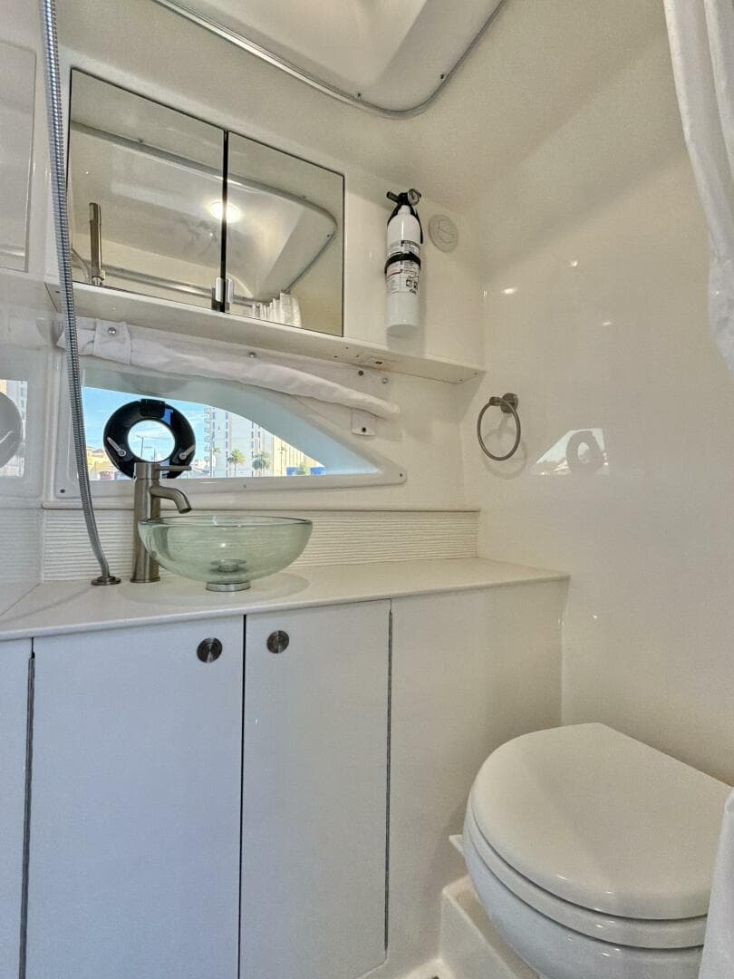 2022 Sea Ray Sundancer 230 — photo 10