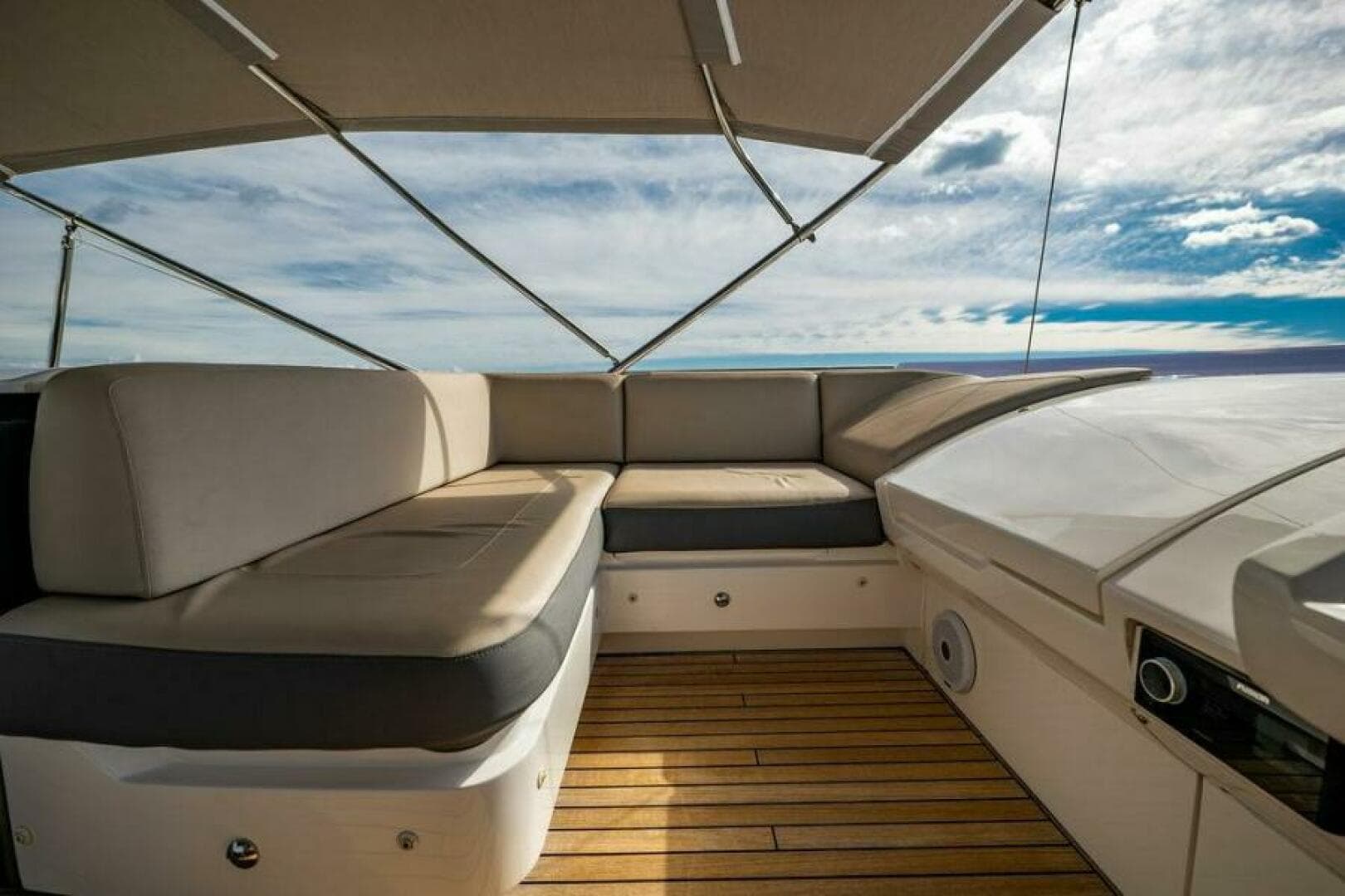 2016 Princess S65 — photo 35