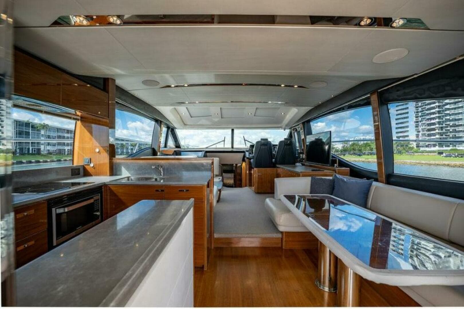 2016 Princess S65 — photo 2