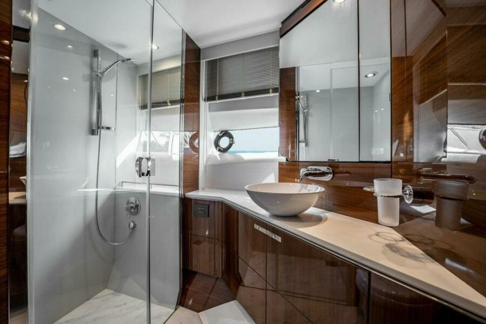 2016 Princess S65 — photo 12