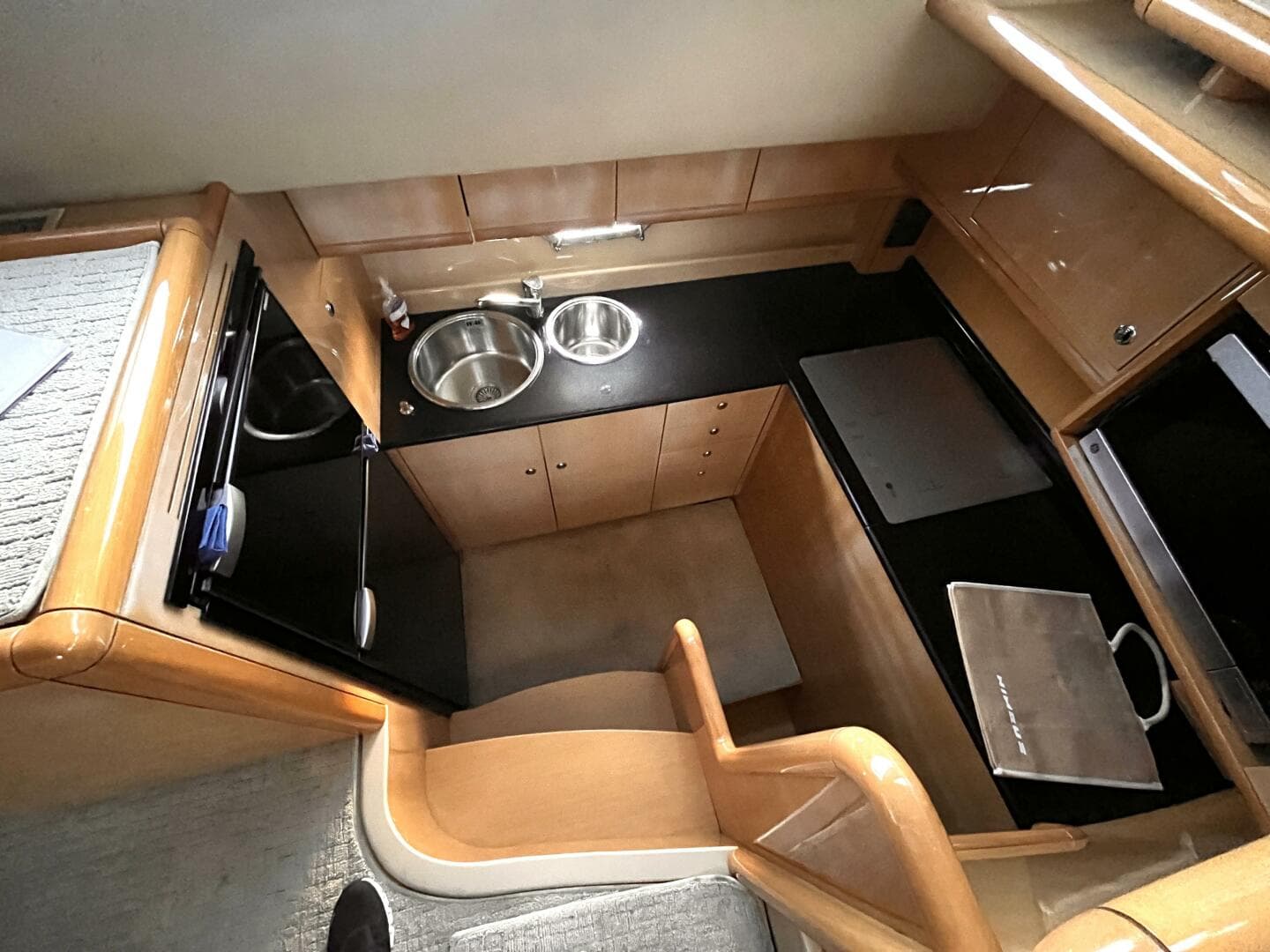 2004 Ferretti Yachts 530 — photo 4