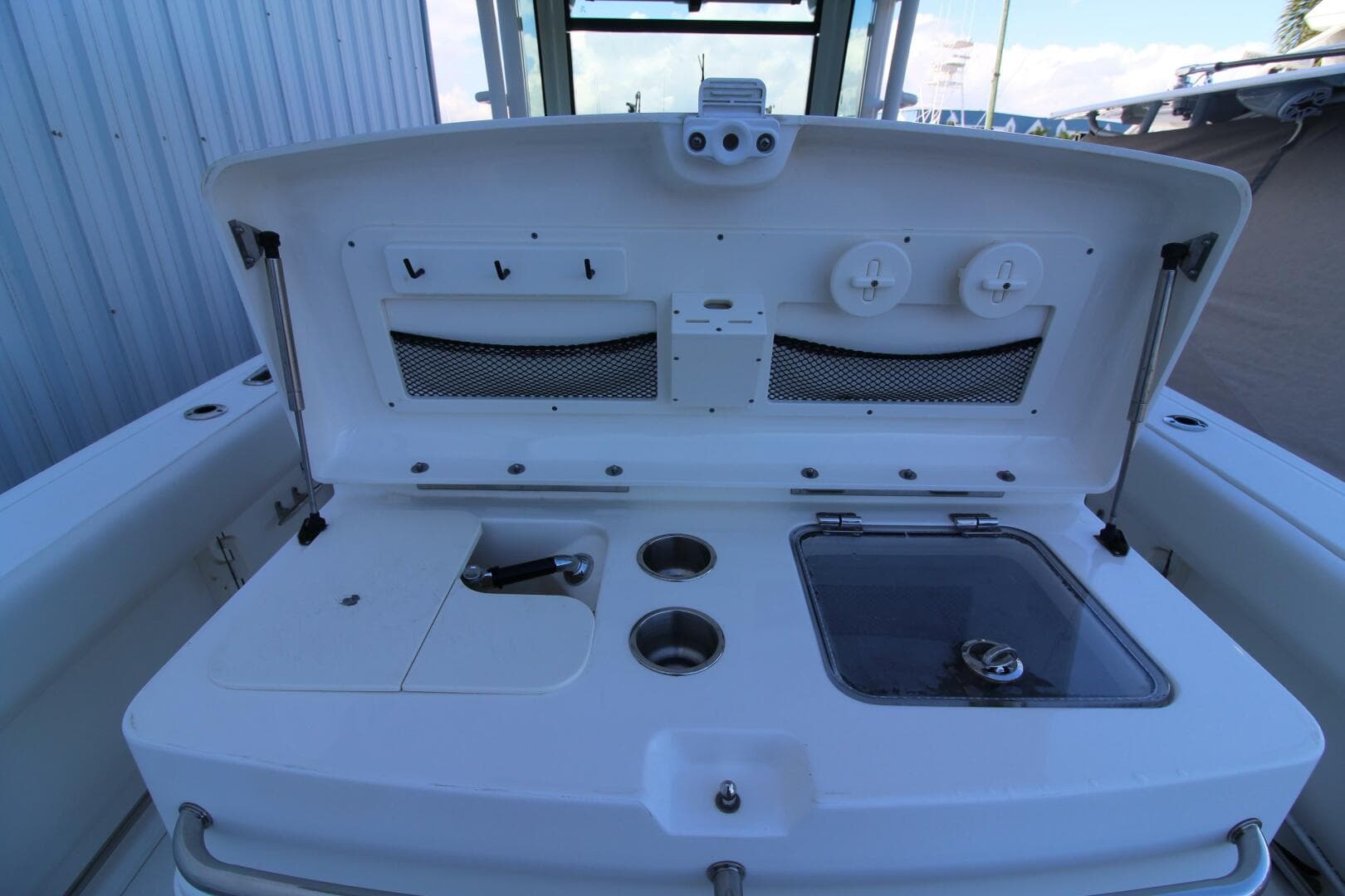 2015 Boston Whaler — photo 20
