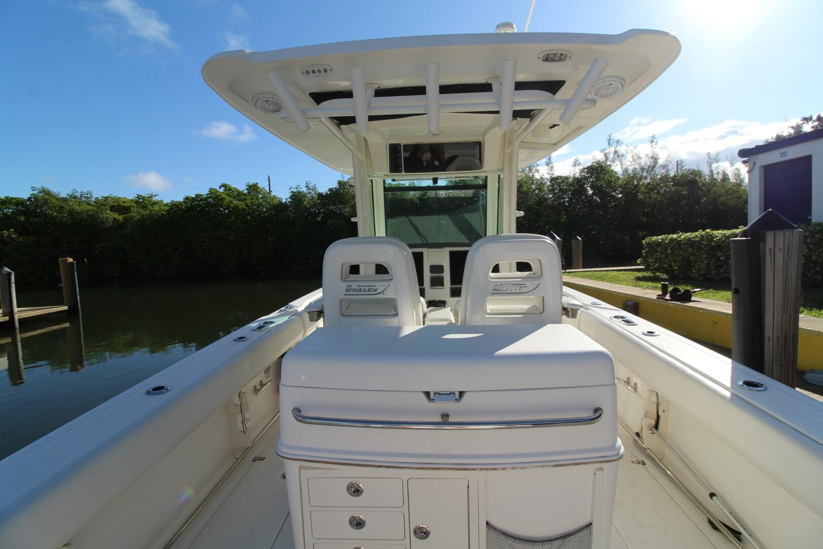 2015 Boston Whaler — photo 5