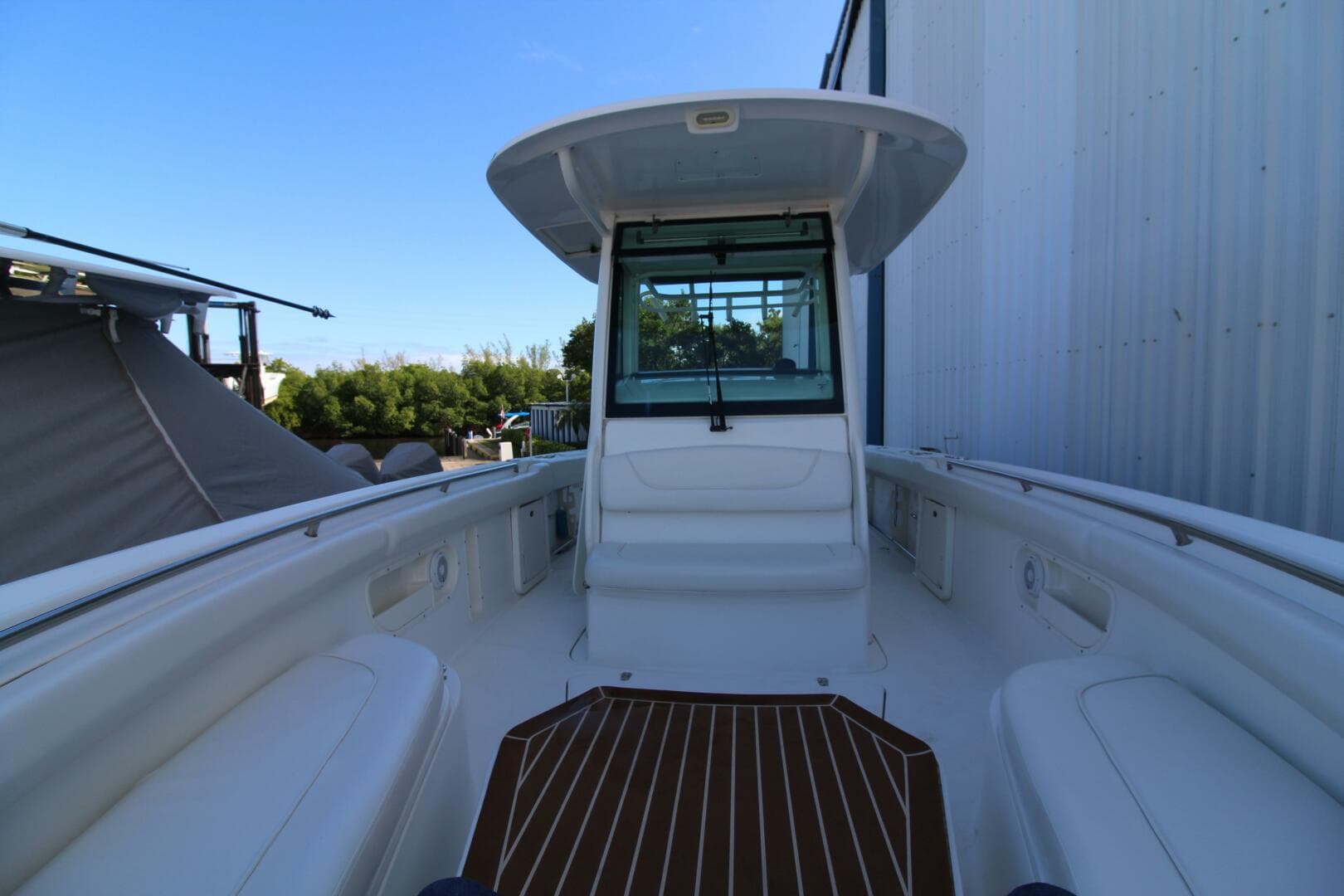 2015 Boston Whaler — photo 12