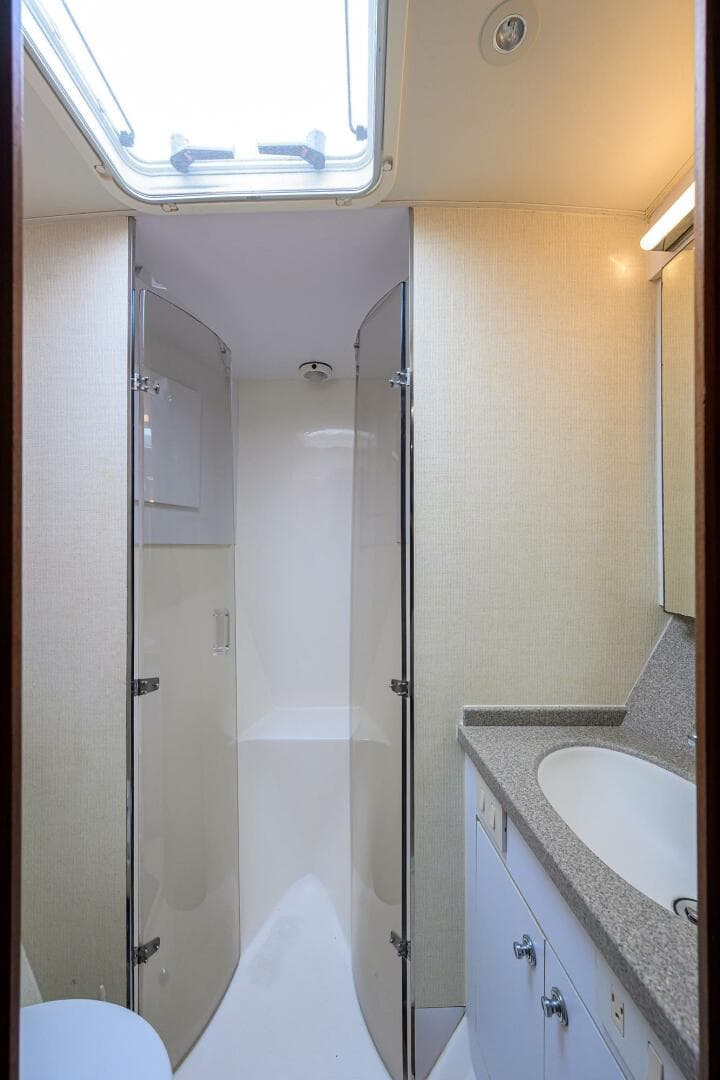 2001 Ocean Yachts Super Sport — photo 38