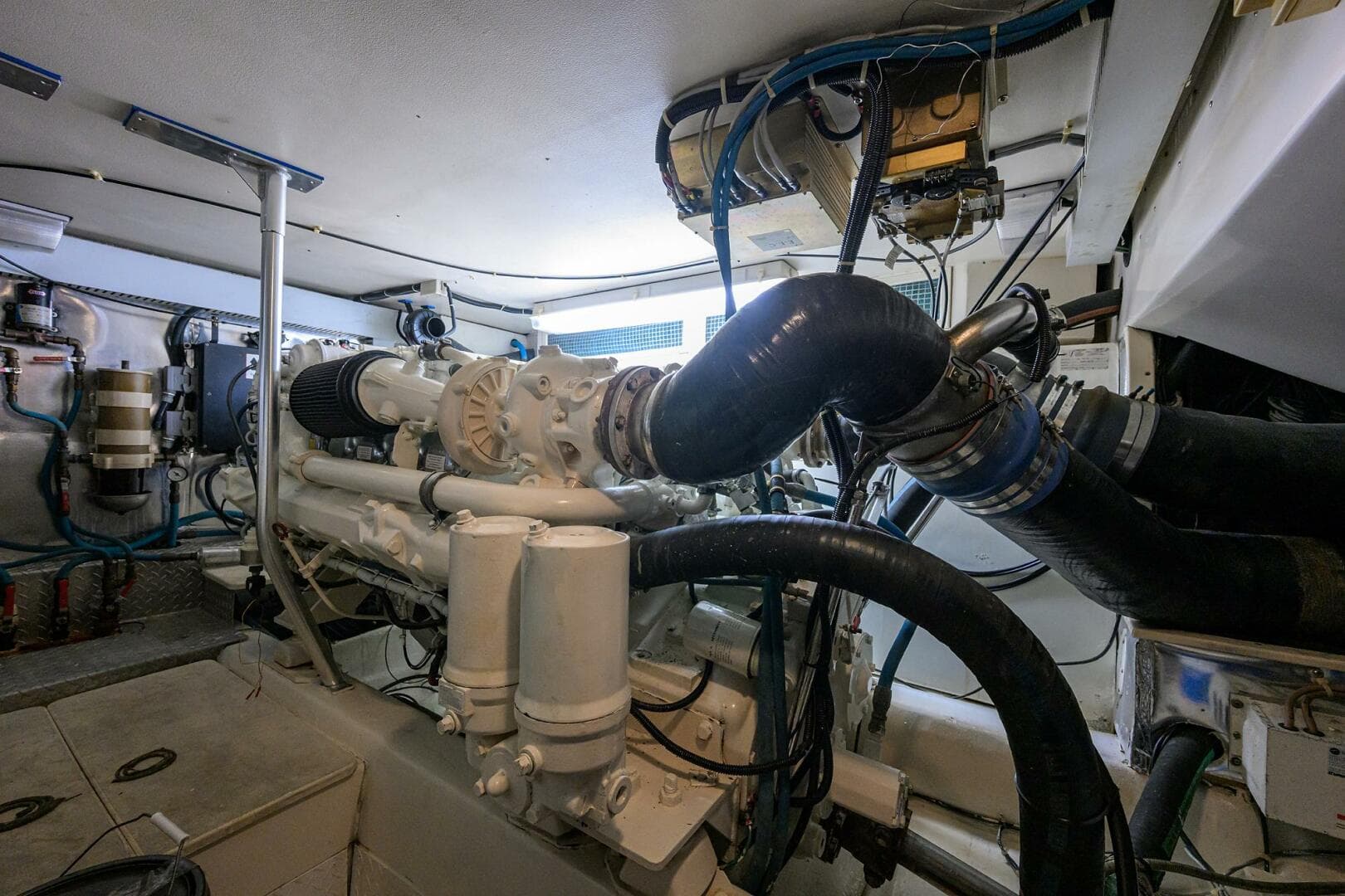 2001 Ocean Yachts Super Sport — photo 83