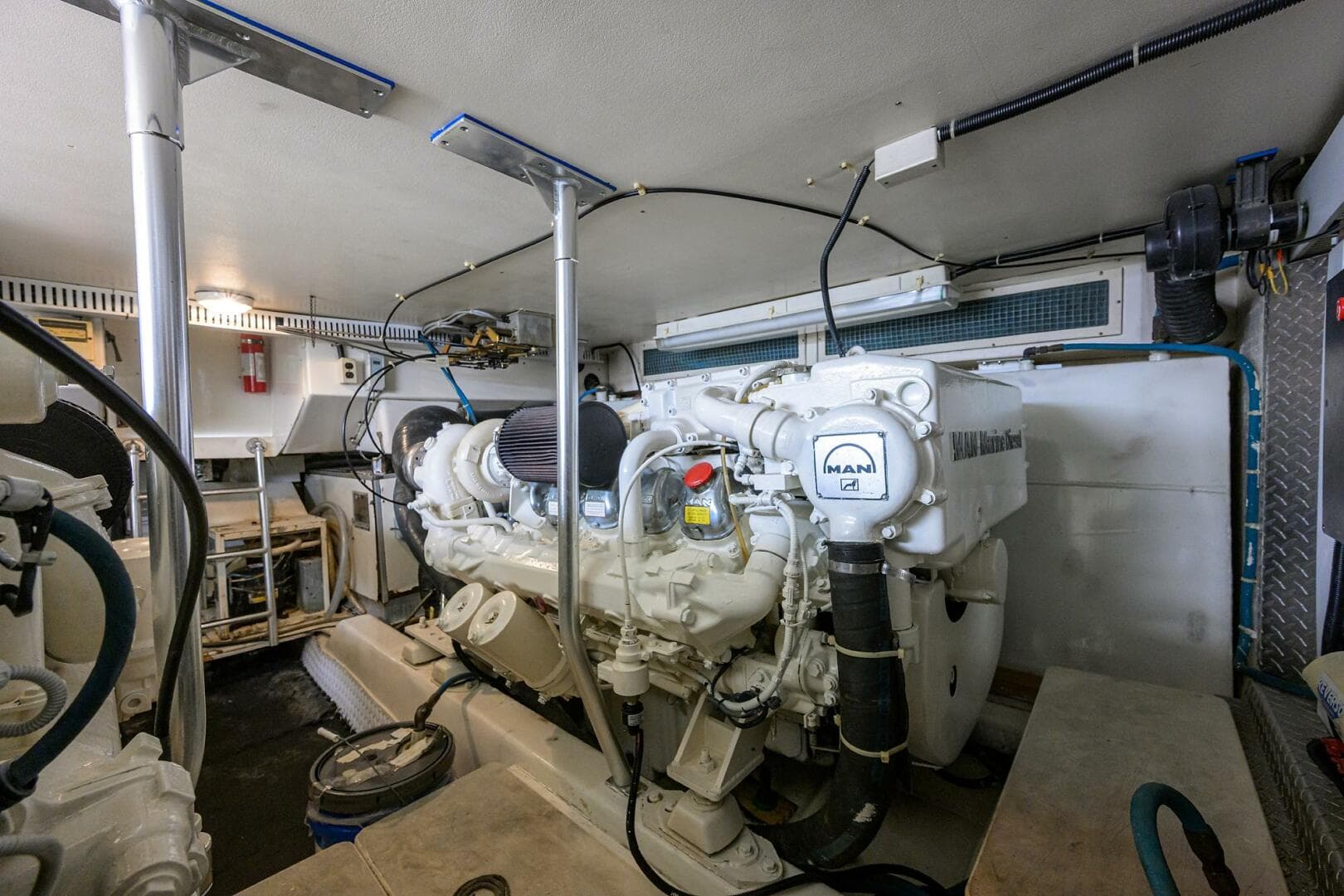 2001 Ocean Yachts Super Sport — photo 88