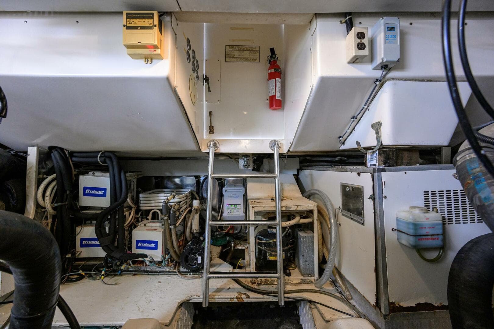 2001 Ocean Yachts Super Sport — photo 90