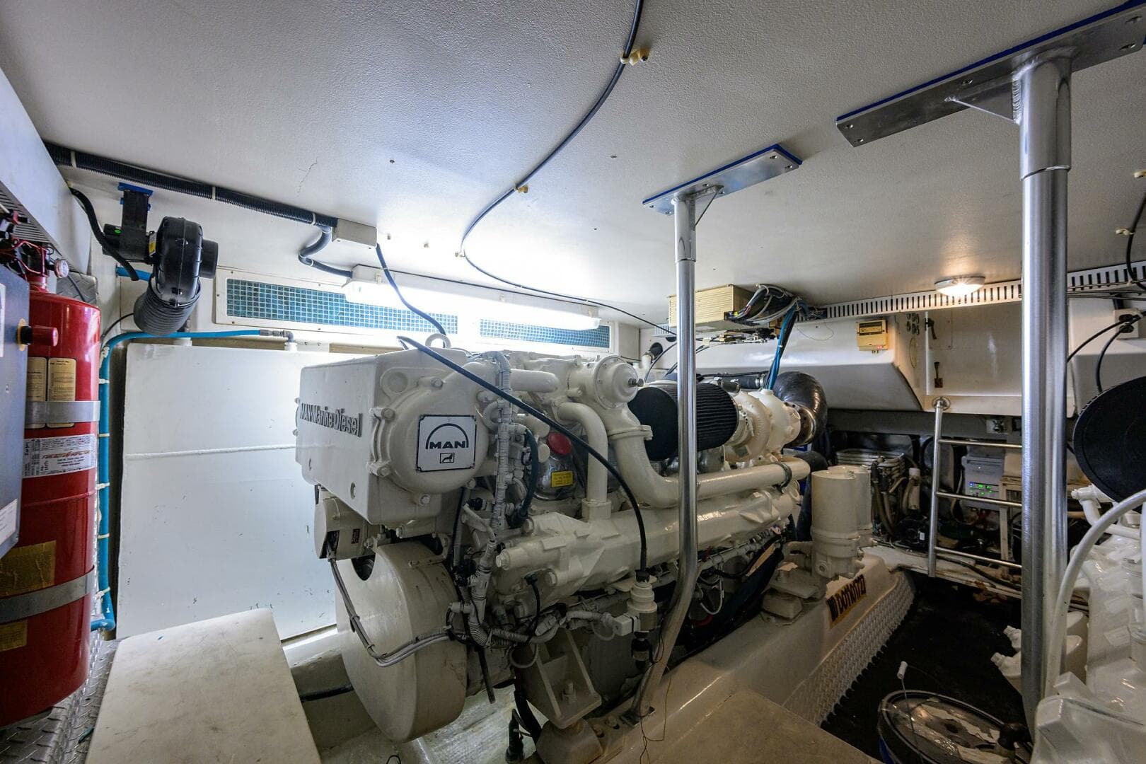 2001 Ocean Yachts Super Sport — photo 89