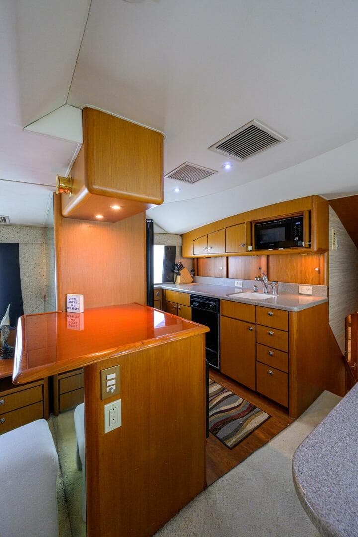 2001 Ocean Yachts Super Sport — photo 43