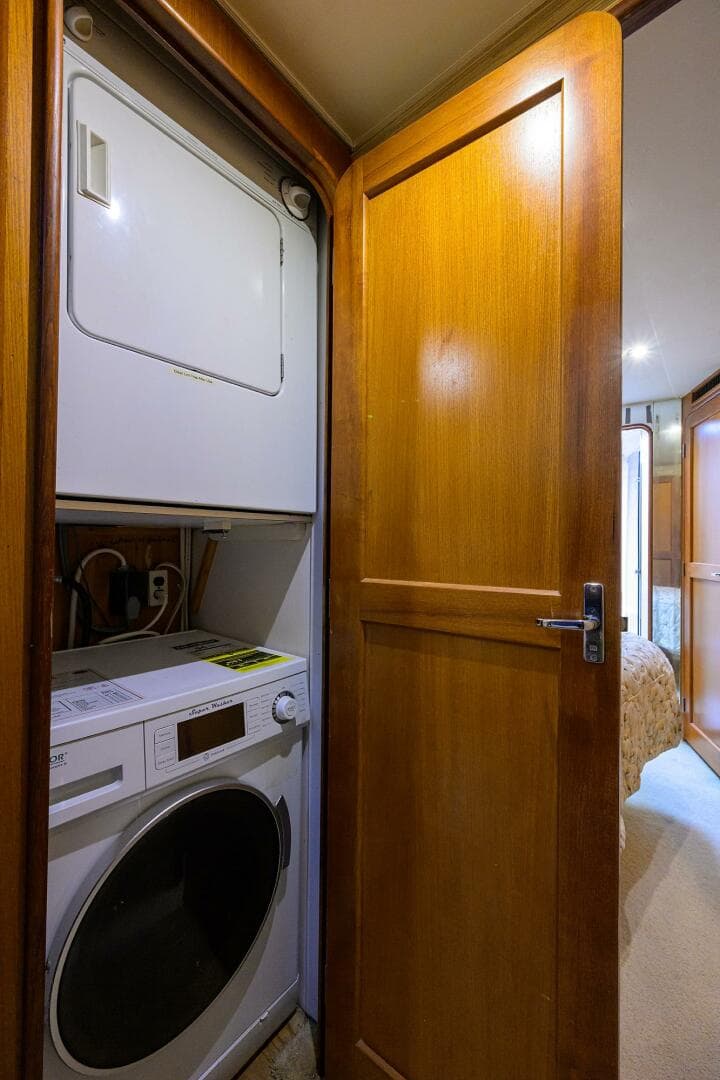 2001 Ocean Yachts Super Sport — photo 56