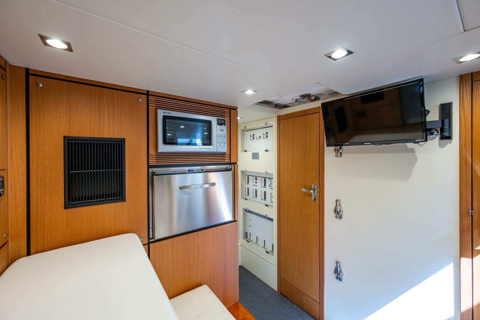 2015 Fairline 78 Squadron — photo 29