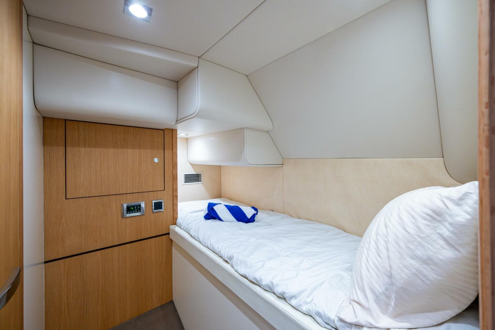 2015 Fairline 78 Squadron — photo 33