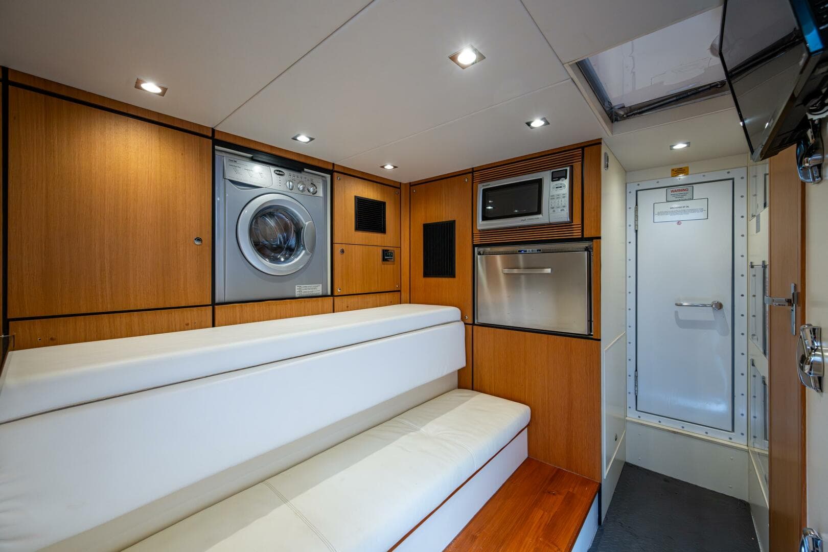 2015 Fairline 78 Squadron — photo 27