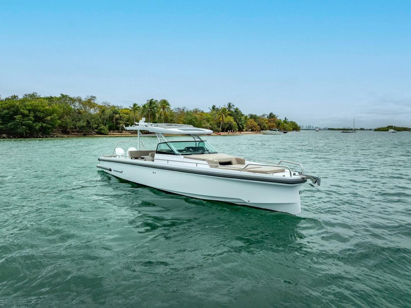 2024 Axopar 37 Sun Top — photo 6