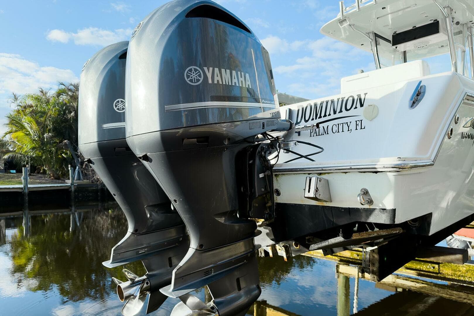 2007 Invincible 33 Open — photo 21