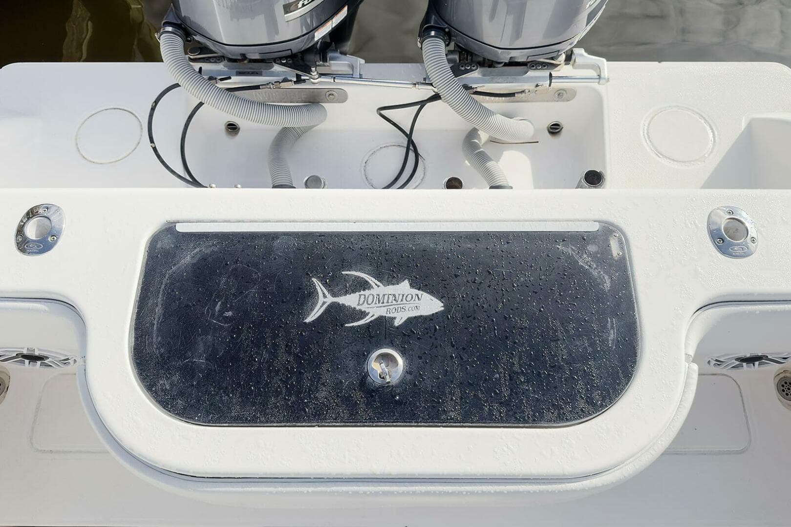 2007 Invincible 33 Open — photo 22