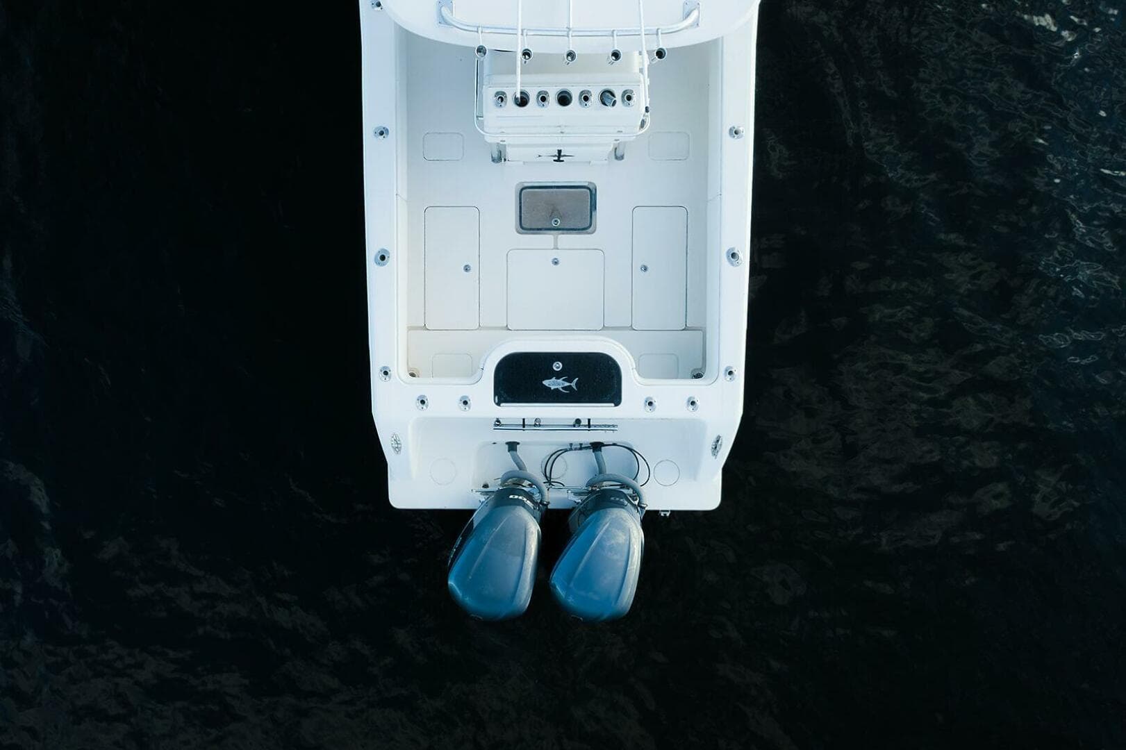 2007 Invincible 33 Open — photo 8