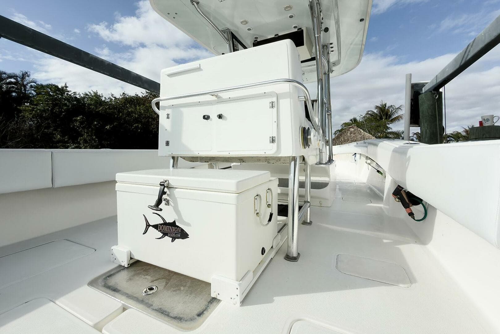 2007 Invincible 33 Open — photo 15