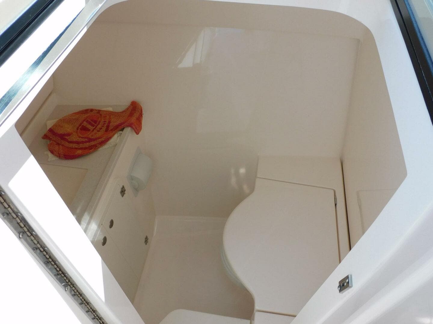 2016 Pursuit 325 Dual Console — photo 11