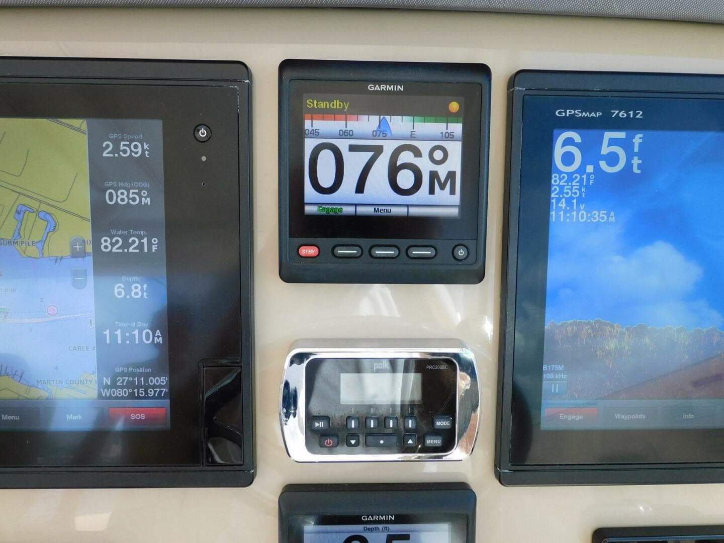 2016 Pursuit 325 Dual Console — photo 19