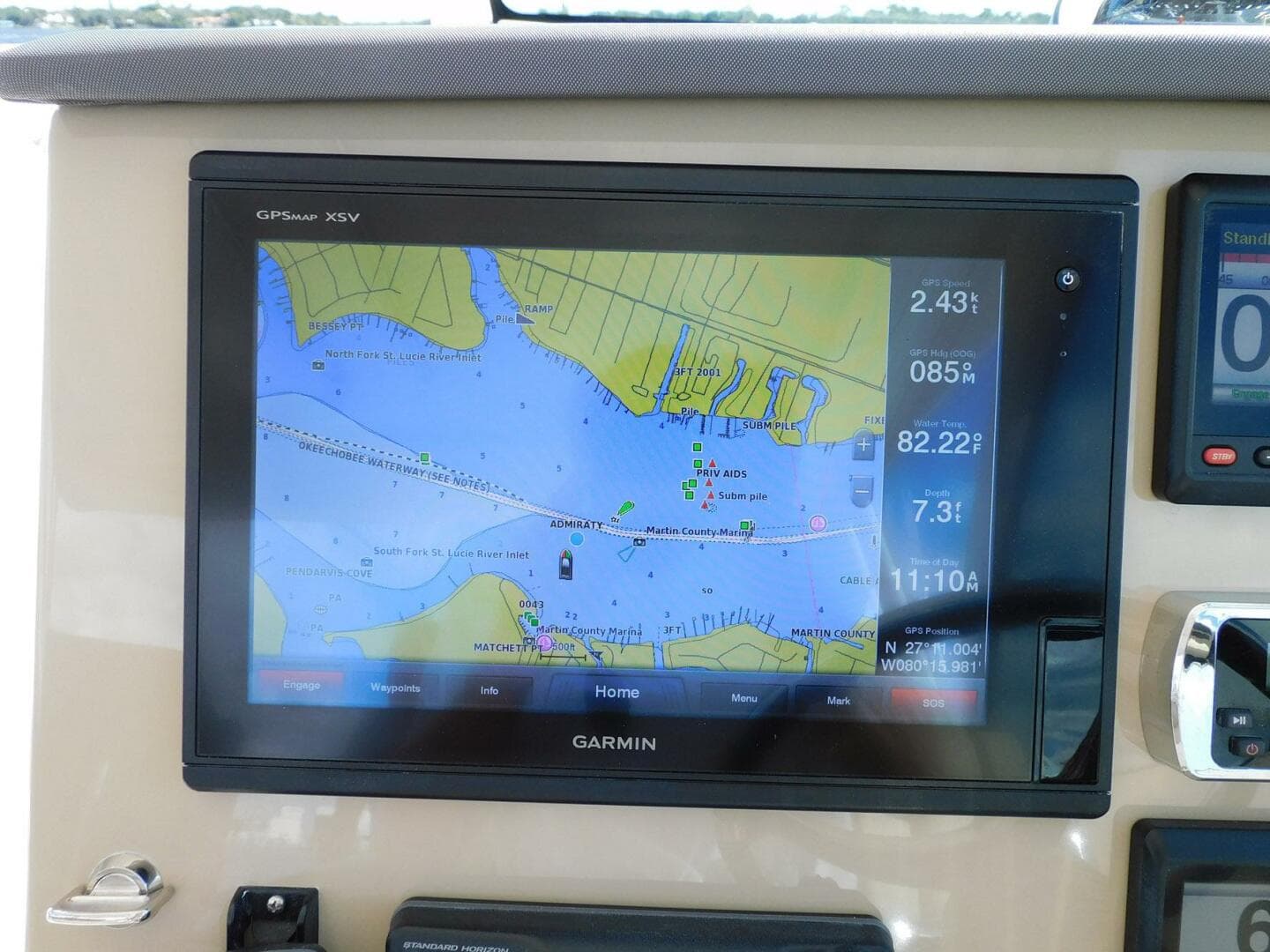 2016 Pursuit 325 Dual Console — photo 17