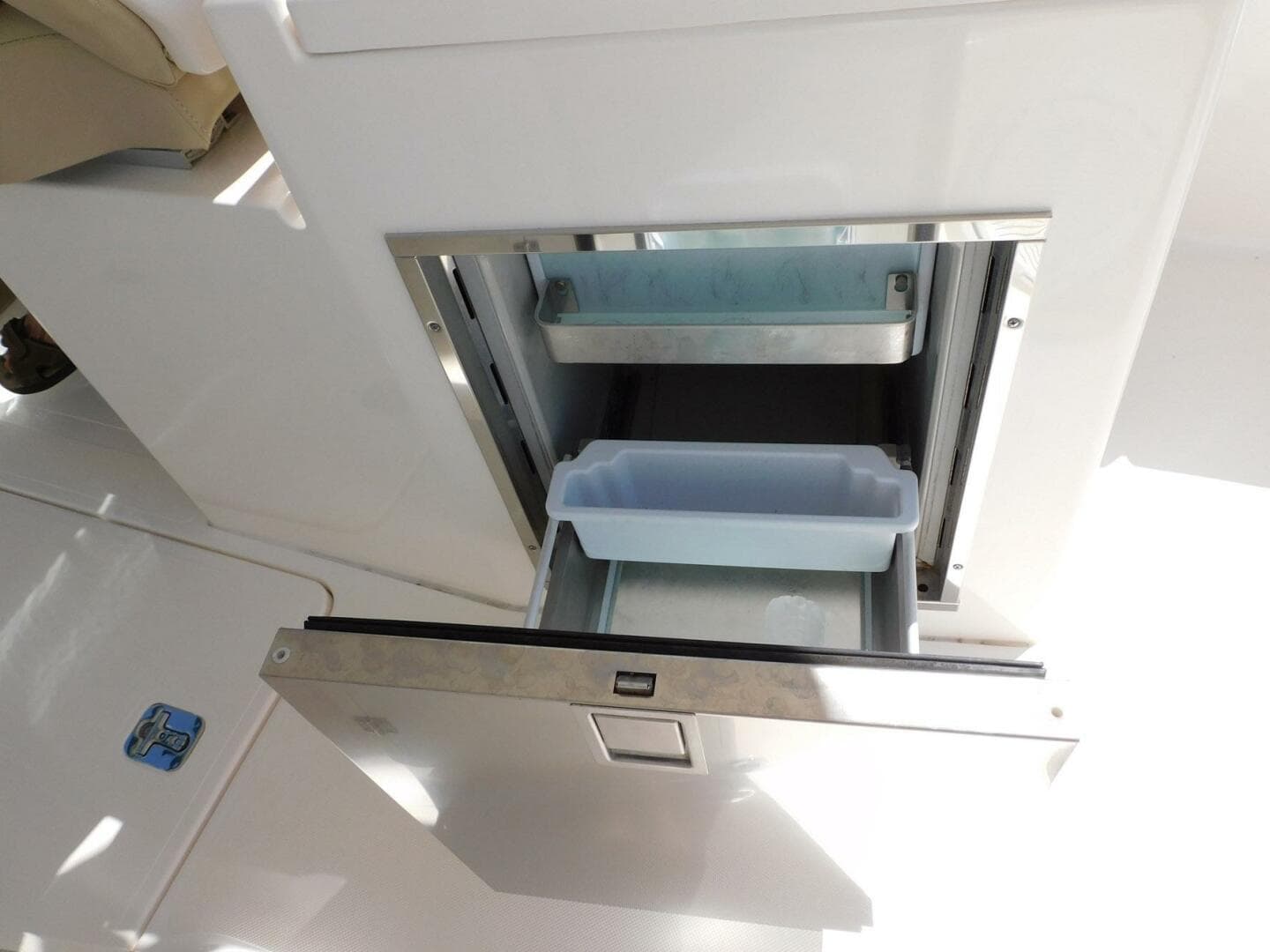 2016 Pursuit 325 Dual Console — photo 27