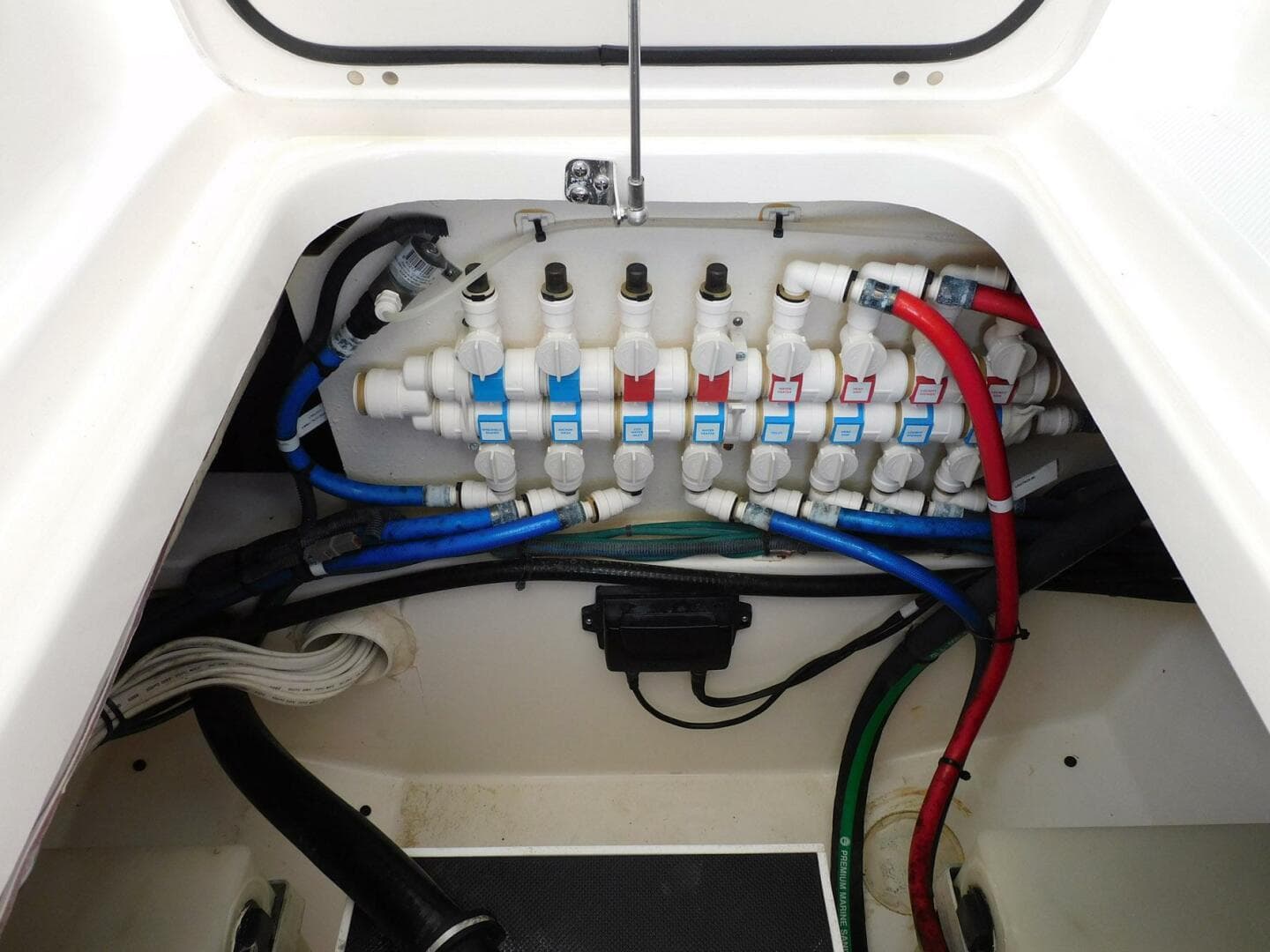 2016 Pursuit 325 Dual Console — photo 24