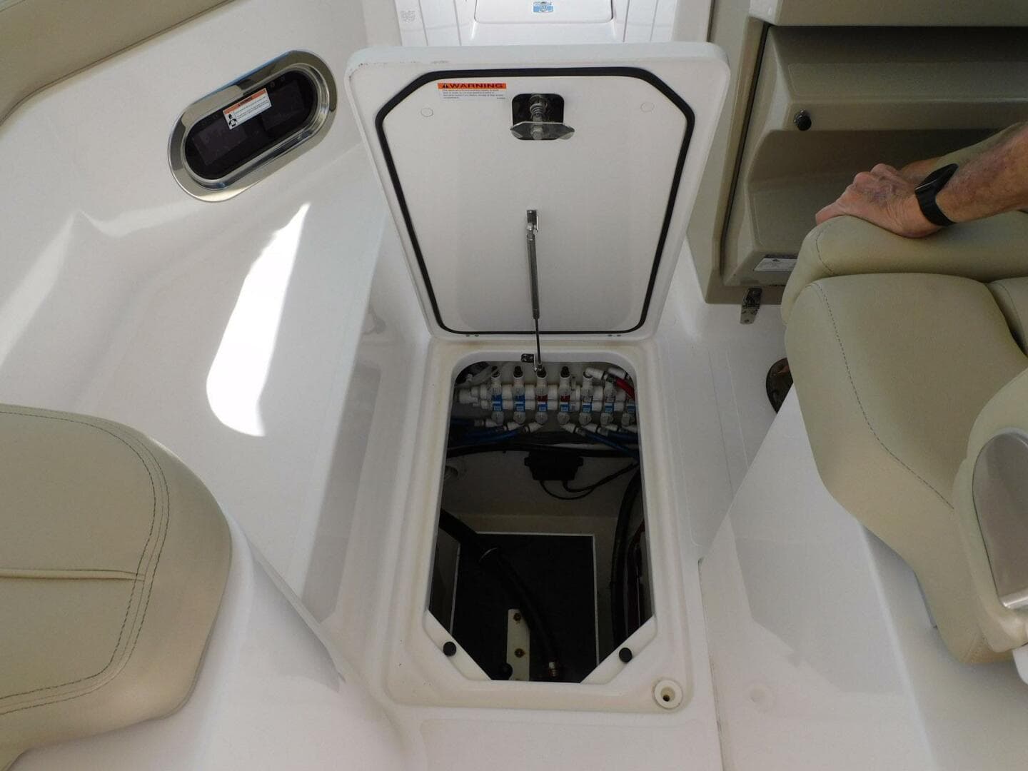 2016 Pursuit 325 Dual Console — photo 23